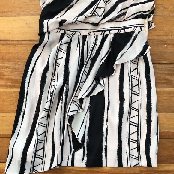 BCBG black and white one shoulder dress - Picture 2 of 4